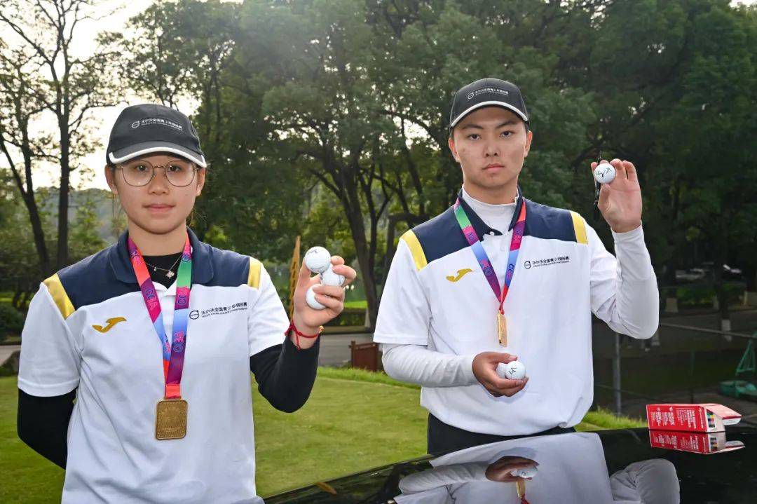 第31分钟，弗洛伦奇送出直塞，莱奥小角度射门打进，不过这球莱奥越位在先，进球无效。
